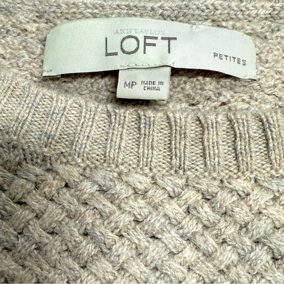 Ann Taylor LOFT Wool Blend Sweater Size MP - Picture 3 of 3